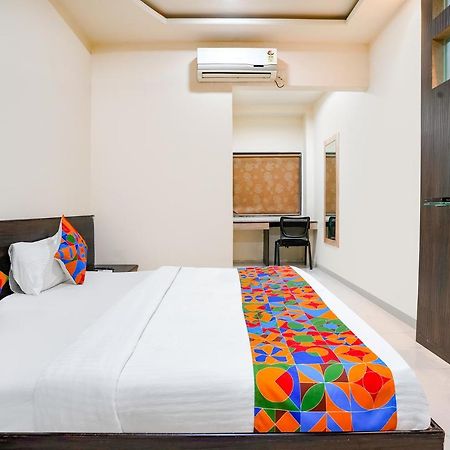 Pimpri-Chinchwad Fabhotel Regent Inn - Nr Skywalk Bridge מראה חיצוני תמונה
